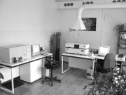 Газовый хроматограф "Кристалл-2000" и атомно-абсорбционный спектрометр МГА-915